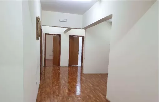 Residential Ready Property 3 Bedrooms U/F Apartment  for rent in Al Sadd , Doha #7489 - 1  image 